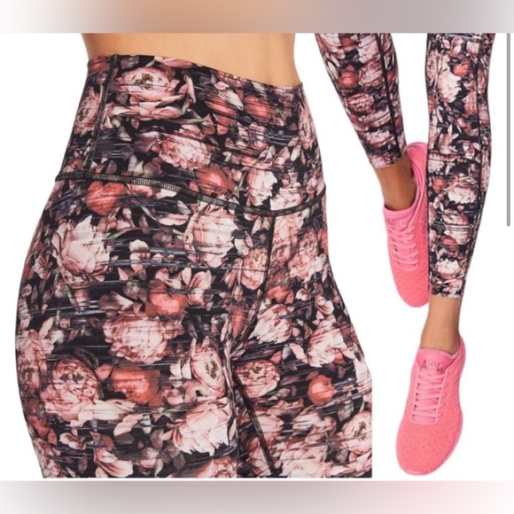 Lululemon full length leggings in pink peony pattern size 10 - Picture 1 of 8